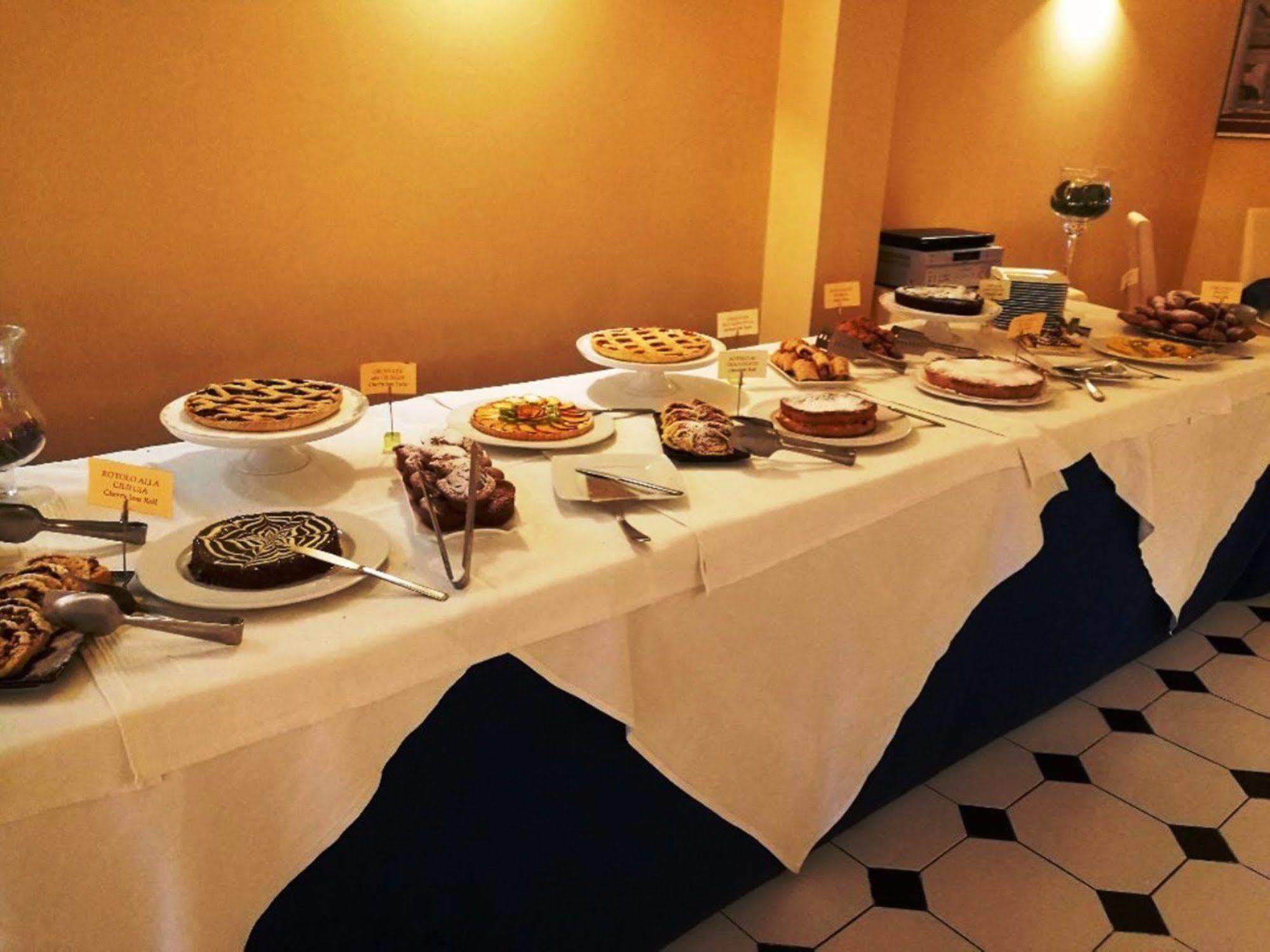 Hotel La Meridiana 乌尔比诺 外观 照片